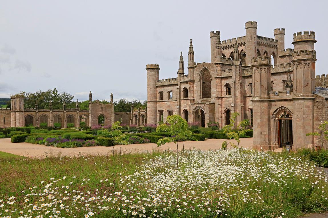 Lowther Castle.jpg